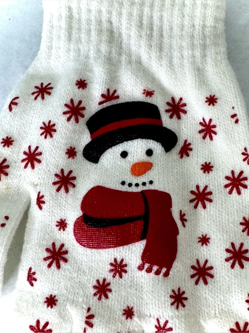 Red & Cream Frosty Sweater Gloves